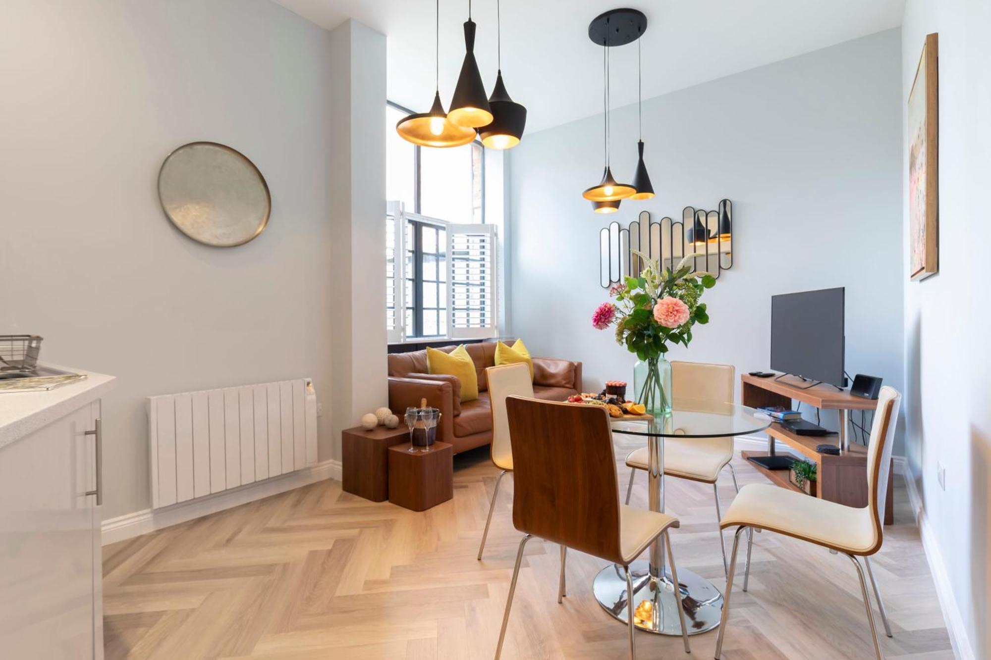 Elliot Oliver - Stylish 2 Bedroom Town Centre Apartment Cheltenham Exterior foto