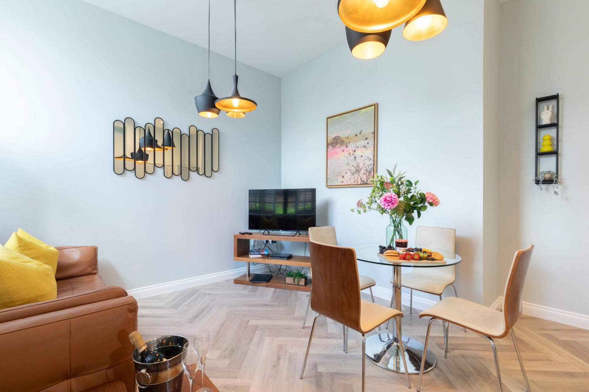 Elliot Oliver - Stylish 2 Bedroom Town Centre Apartment Cheltenham Exterior foto