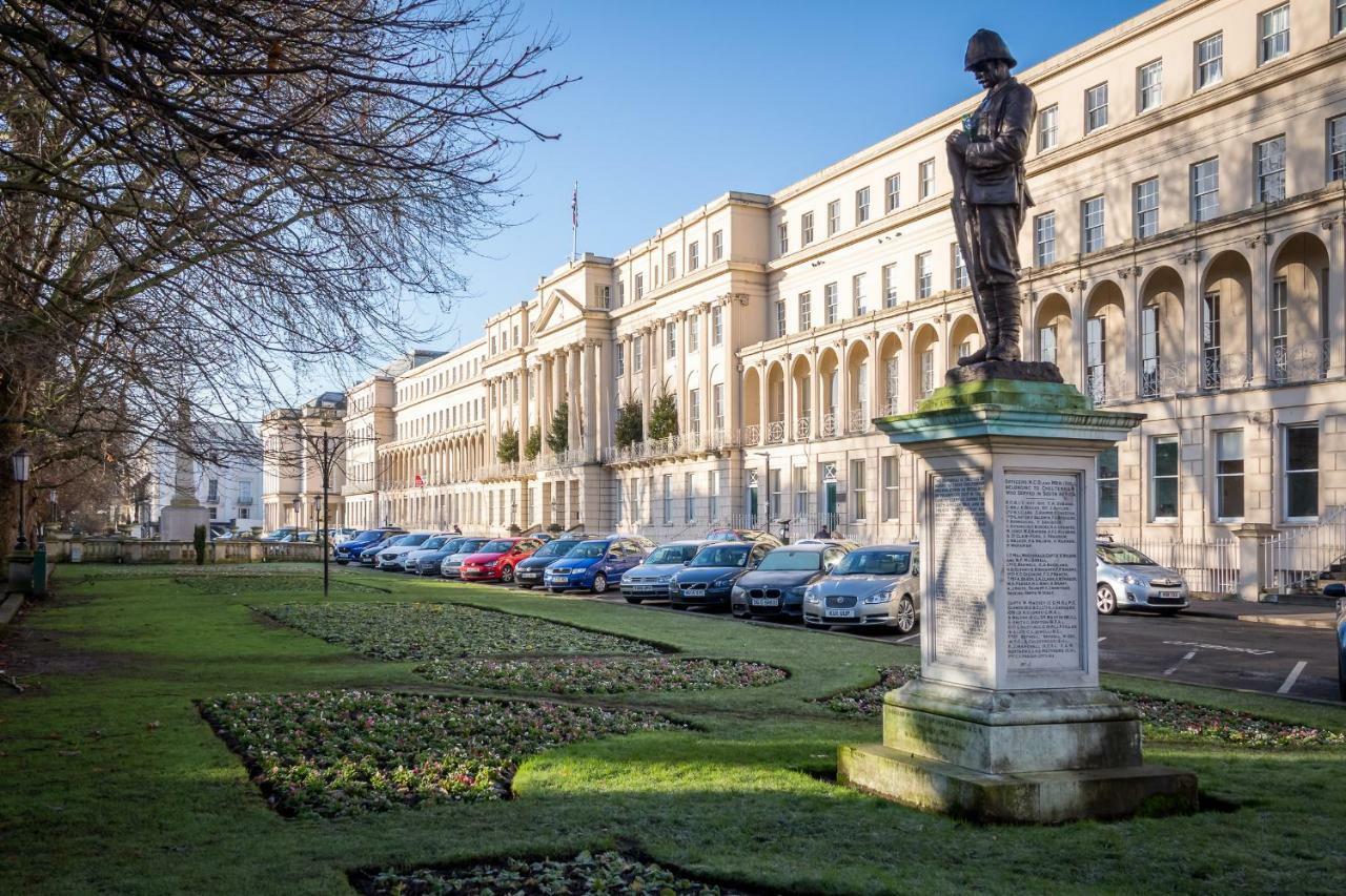 Elliot Oliver - Stylish 2 Bedroom Town Centre Apartment Cheltenham Exterior foto